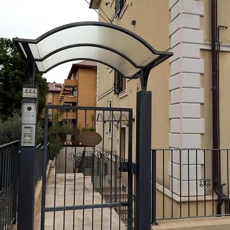 Quattroquattroquattro Porto San Giorgio